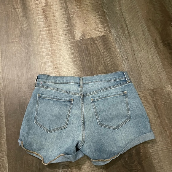 Old navy shorts size 8 - Picture 2 of 4